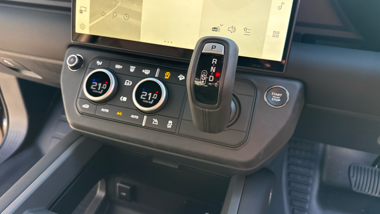 Land Rover Defender 3.0 D250 X-Dynamic SE 90 3dr Auto Diesel Estate